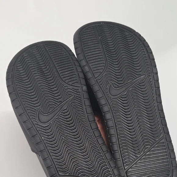 Nike Black Slides with Metallic Logo Size 7 - Picture 5 of 5